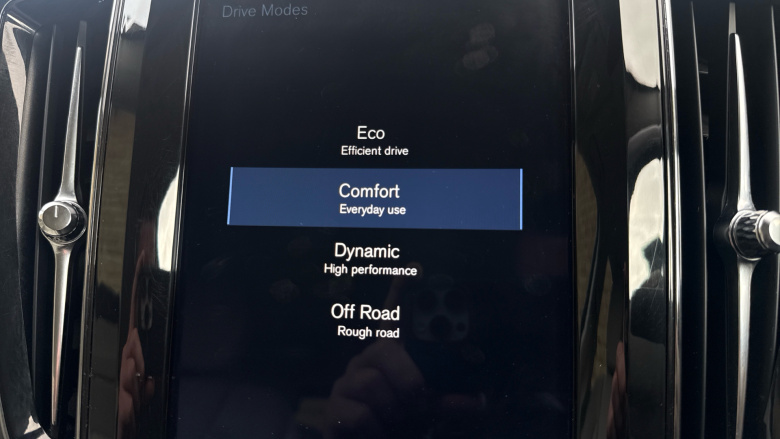 Volvo Xc60 2.0 D4 Momentum 5dr AWD Geartronic Diesel Estate